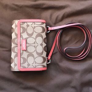 Coach shoulder clutch